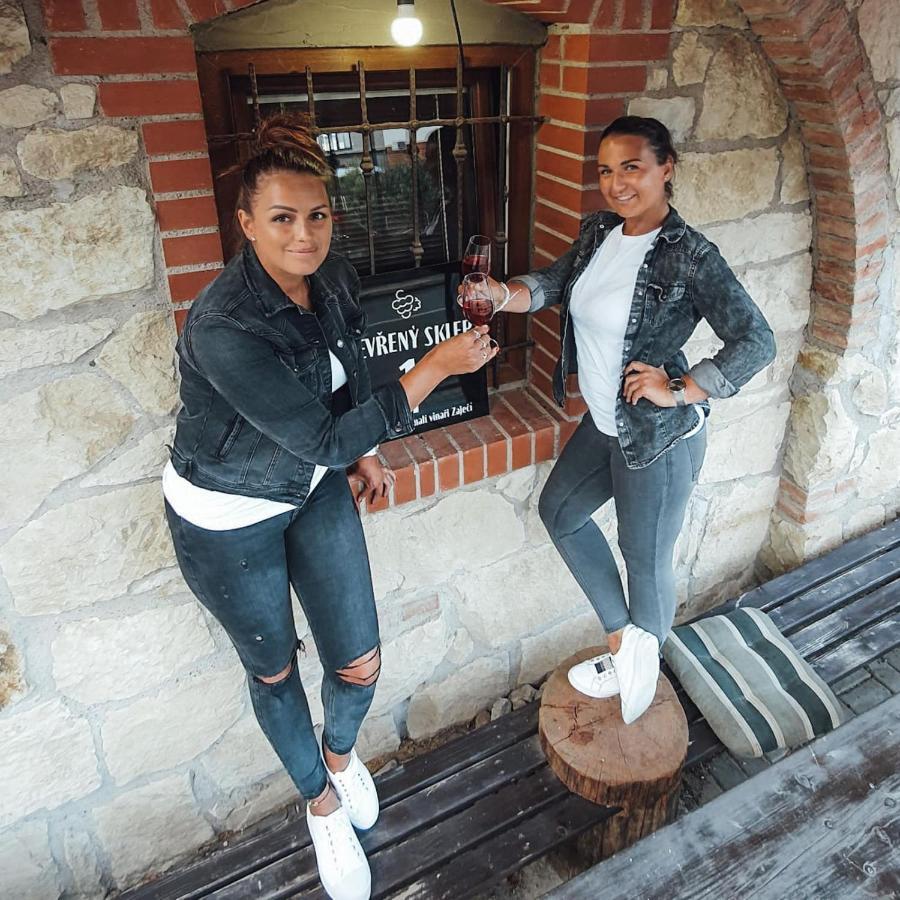 Pura Vida Hotel Zaječí Exterior foto